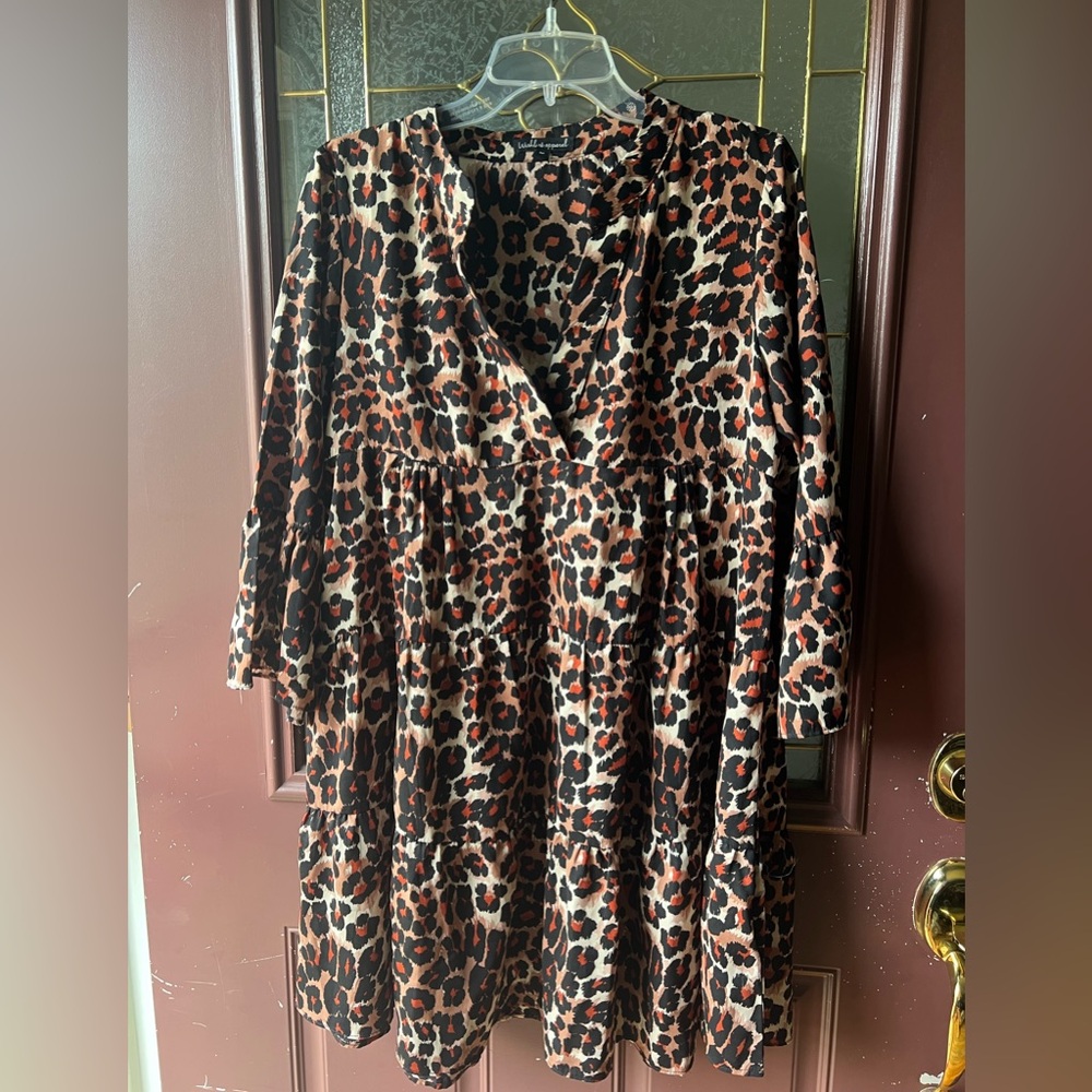 Chic Leopard Print Mini Dress
